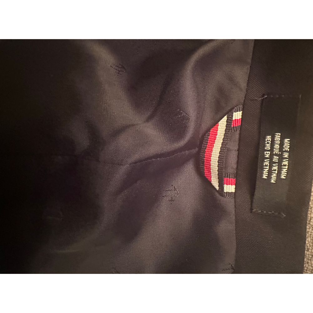 Tommy Hilfiger Boys' 2-Piece Formal Suit Set size 12 Brand New - Picture 4 of 10